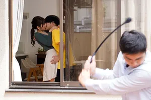 Nữ phát thanh viên Tik Tok bị bệnh phụ khoa có mùi hôi và làm việc trong tình trạng đầy nước mắt. Kiếm tiền không phải là chuyện dễ dàng.